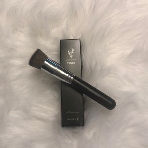 Velour spray foundation and kabuki brush